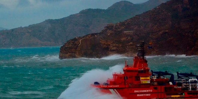 Salvamento Marítimo rescata a 145 personas en aguas del Estrecho de Gibraltar