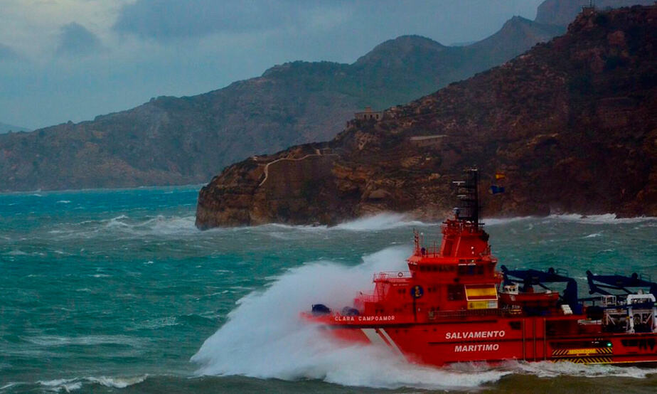 Salvamento Marítimo rescata a 145 personas en aguas del Estrecho de Gibraltar