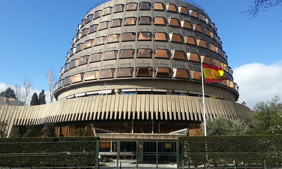 De acuerdo con la decisión del TC anunciada la mañana de este miércoles, el Parlament de Cataluña carece de competencias sobre la posibilidad de abogar por la abolición de la monarquía.