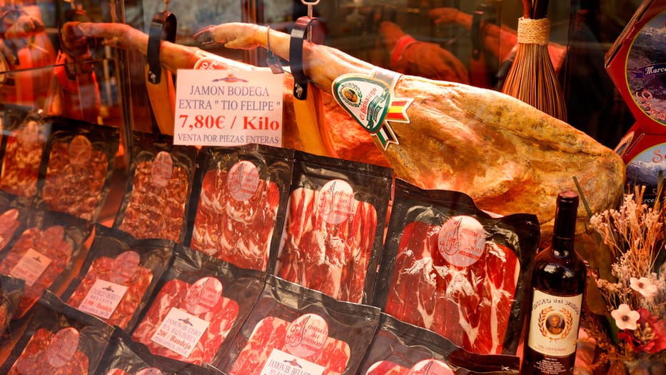 Numerosos productos españoles se verían afectados por los aranceles, incluido el jamón.