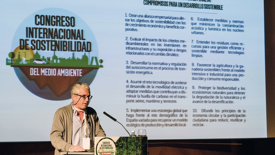 El director de Comunicación de WWF, Miguel Ángel Valladares, presentó un decálogo que contiene propuestas innovadoras para la protección de la biodiversidad y los ecosistemas