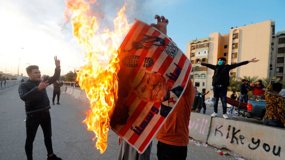 Proiraníes se concentraron en la embajada de EEUU para quemar banderas y vitorear en contra del país norteamericano