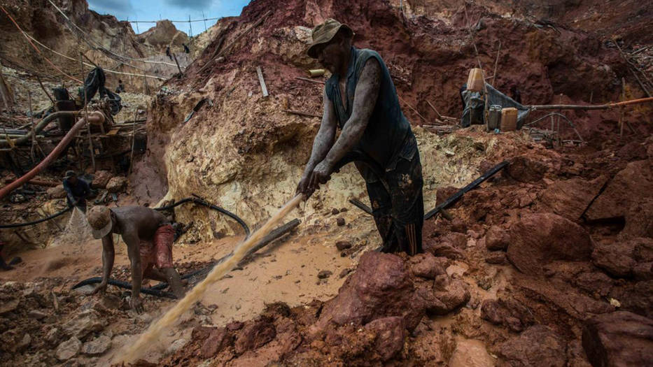 La minería ilegal causa estragos en Venezuela