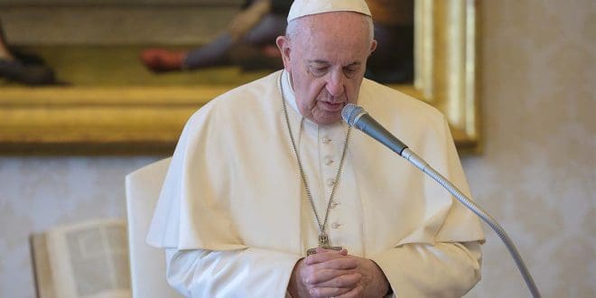 El Papa Francisco lidera rezo mundial contra el COVID-19