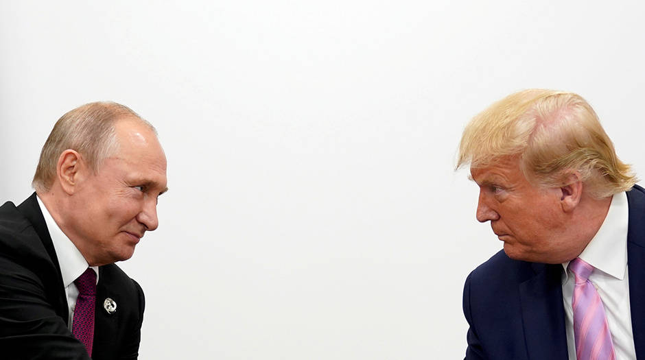 Los presidentes Vladimir Putin y Donald Trump en su reunión del G-20 en Osaka, en junio de 2019/Archivo