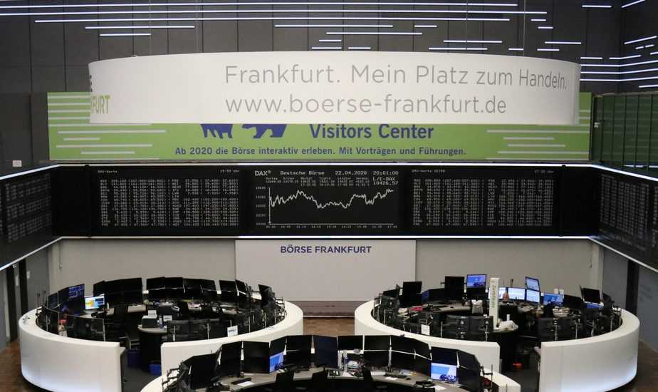 El gráfico DAX del índice de precios de acciones alemán se muestra en la bolsa de valores de Frankfurt