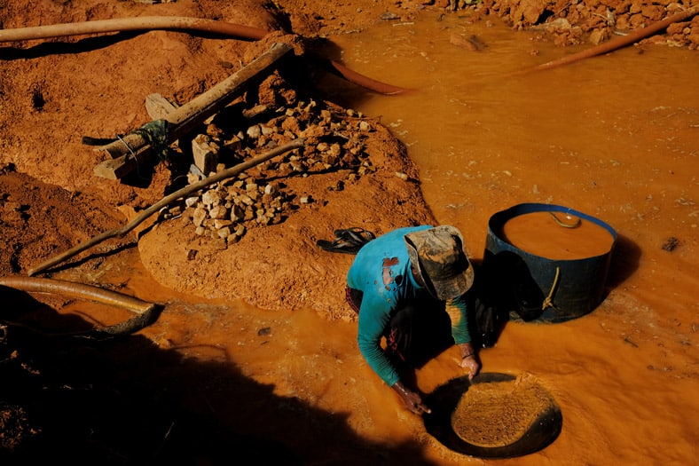 SOSOrinoco: Maduro acelera minería