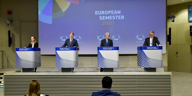 Los comisarios europeos dan una conferencia de prensa conjunta sobre el Semestre Europeo 2020, en la sede de la UE en Bruselas, Bélgica, 20 de mayo de 2020. John Thys / Pool a través de REUTERS
