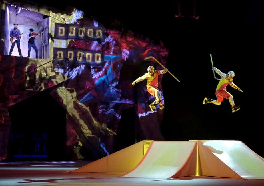 Cirque du Soleil hace acrobacias