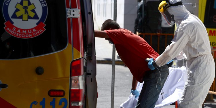 Los contagios en España siguen en aumento / foto REUTERS / Sergio Perez