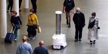 España y los robots esterilizadores