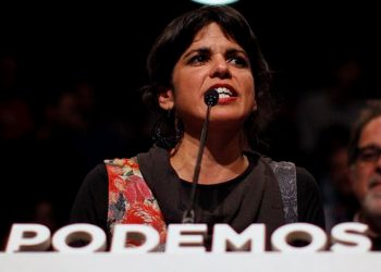 La diputada Teresa Rodríguez fue expulsada de Podemos mientras se encontraba de baja maternal. Una decisión que justificó la ministra de Igualdad y que despertó numerosas críticas / REUTERS
