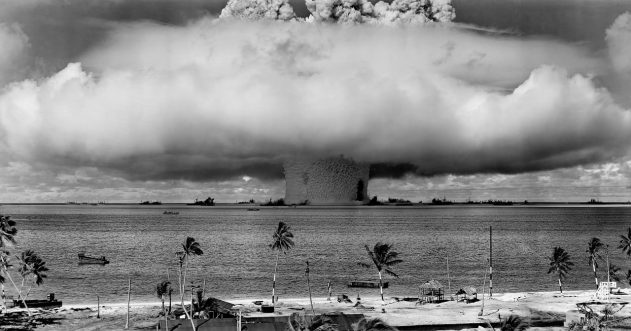 Las pruebas de armas nucleares regaron isótopos a escala global / Imagen de WikiImages en Pixabay 