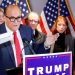 Rudy Giuliani, líder del equipo de abogados de Trump, presentó en una conferencia de prensa algunas de las evidencias de fraude electoral que manejan / REUTERS