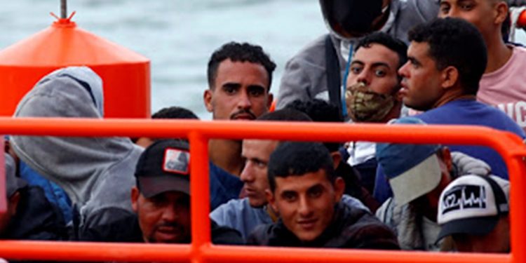 La Unión Europea será intermediaria con Marruecos para repatriar a los migrantes que han llegado a Canarias / REUTERS