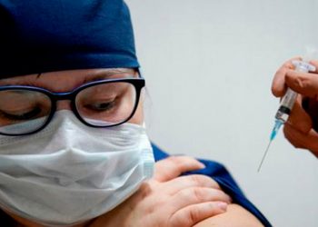 Gobierno de España confirma que vacunación contra la COVID-19 iniciará este domingo / REUTERS