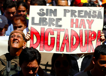 Protesta contra los ataques a la prensa en Venezuela por parte de Maduro