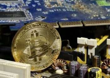Miles de computadoras se dedican a la minería de bitcoins. Reuters