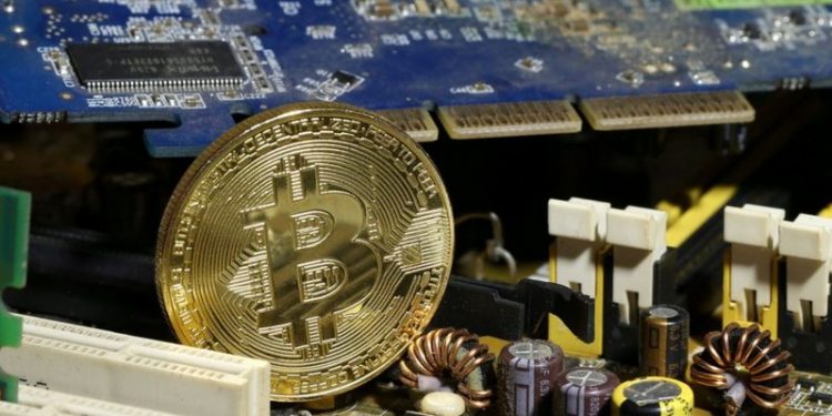 Miles de computadoras se dedican a la minería de bitcoins. Reuters