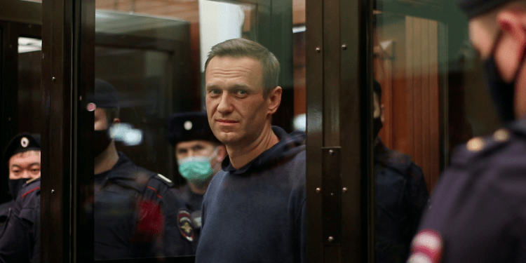 El líder de la oposición rusa Navalny asiste a una audiencia judicial en Moscú. REUTERS