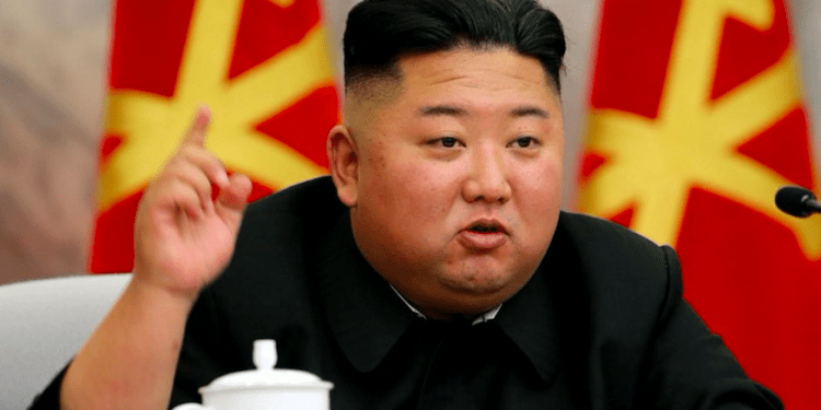 El líder de Corea del Norte Kim Jong-un prohibe los jeans ajustados pues representan un modelo capitalista