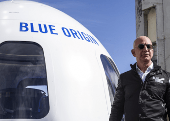 Jeff Bezos es el segundo multimillonario en hacer turismo espacial después de que Richard Branson regresara a la Tierra el pasado 11 de julio