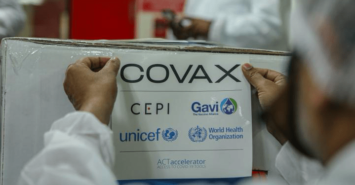Pedro Cavadas alertó hace un año sobre la posibilidad de que podrían pasar años para la completa administración de las vacunas COVID-19