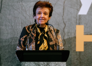 Pilar Gómez-Acebo, coaching y estrategia para la alta dirección recibió el premio Comunicación de Cambio16 en su 50 aniversario.
