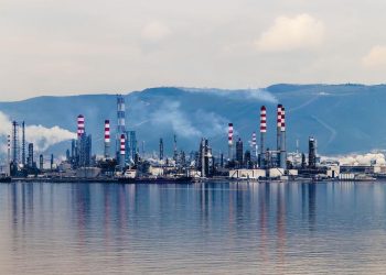 El año pasado, la industria del petróleo y el gas cosechó una ganancia inesperada récord de 4 billones de dólares en ingresos netos | Isa KARAKUS en Pixabay