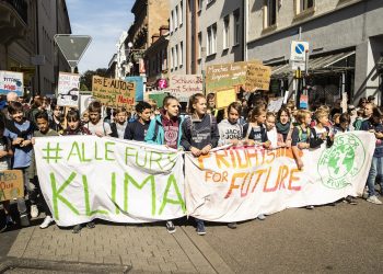 Tribunal alemán condenó a cuatro activistas por protestas en contra del cambio climático.
